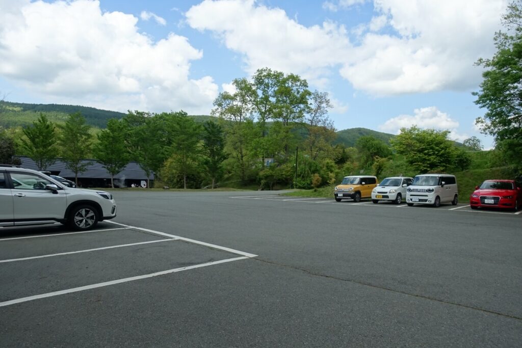 亀山の湯　駐車場